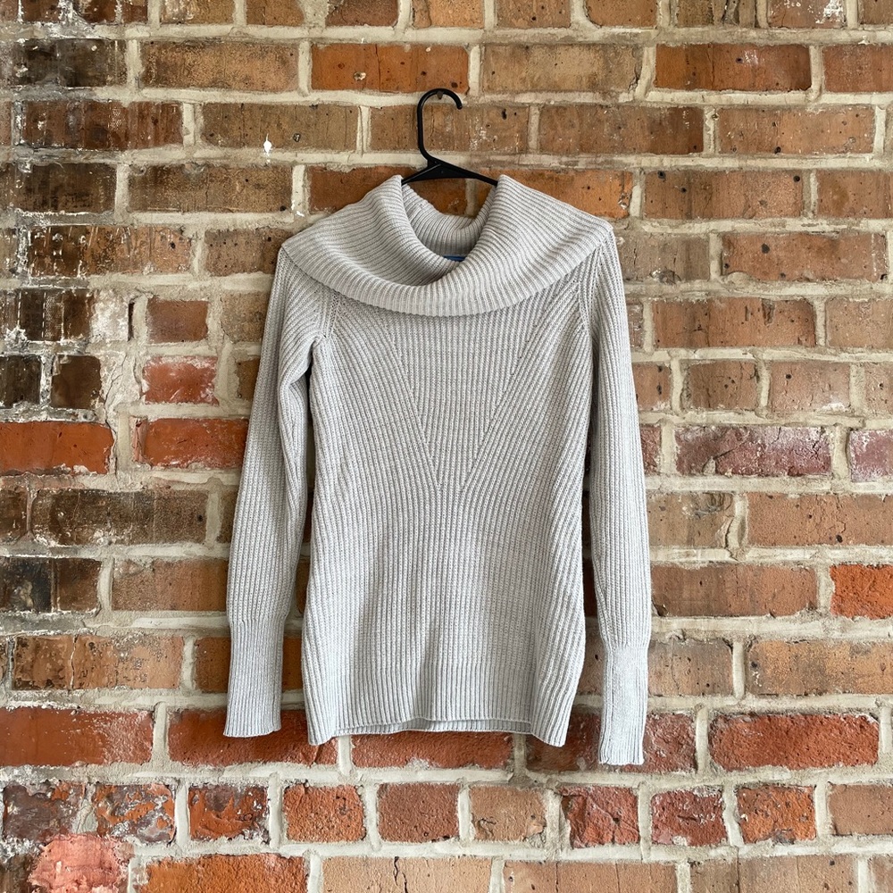 Simply Vera Wang | Gray Knit Sweater | Sz. Small
